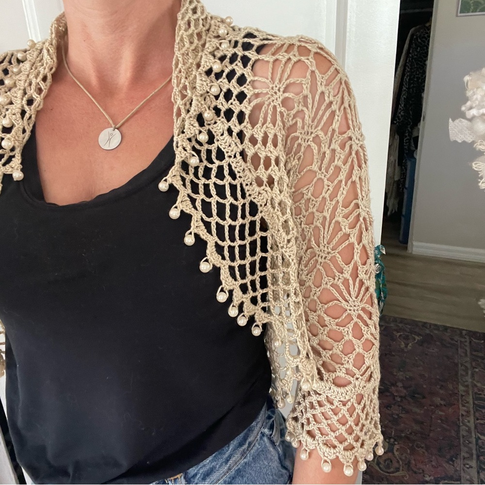 •| vintage crochet bolero